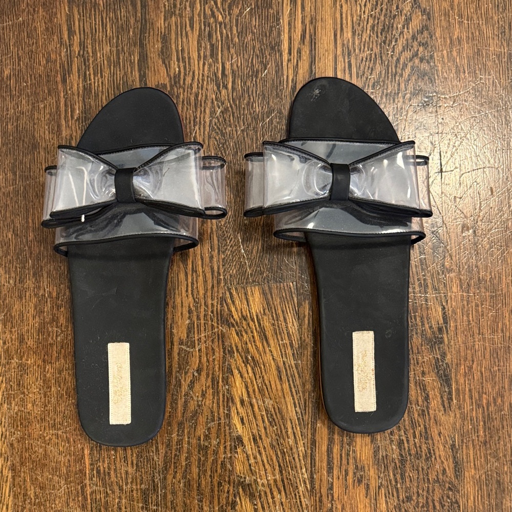 Poly Plume PVC bow slides